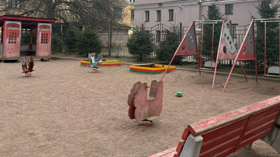 Игровая площадка у детского сада на Кадетской линии требует ремонта