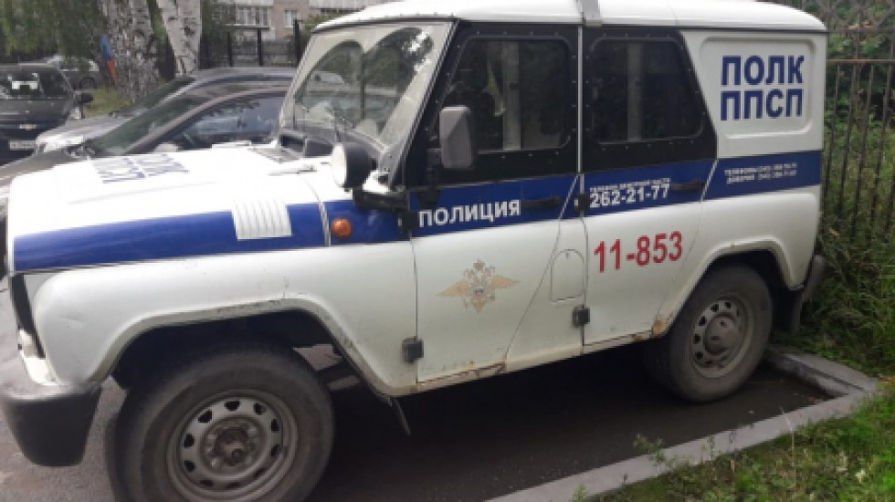 В Екатеринбурге полицейские изнасиловали задержанную в служебной машине