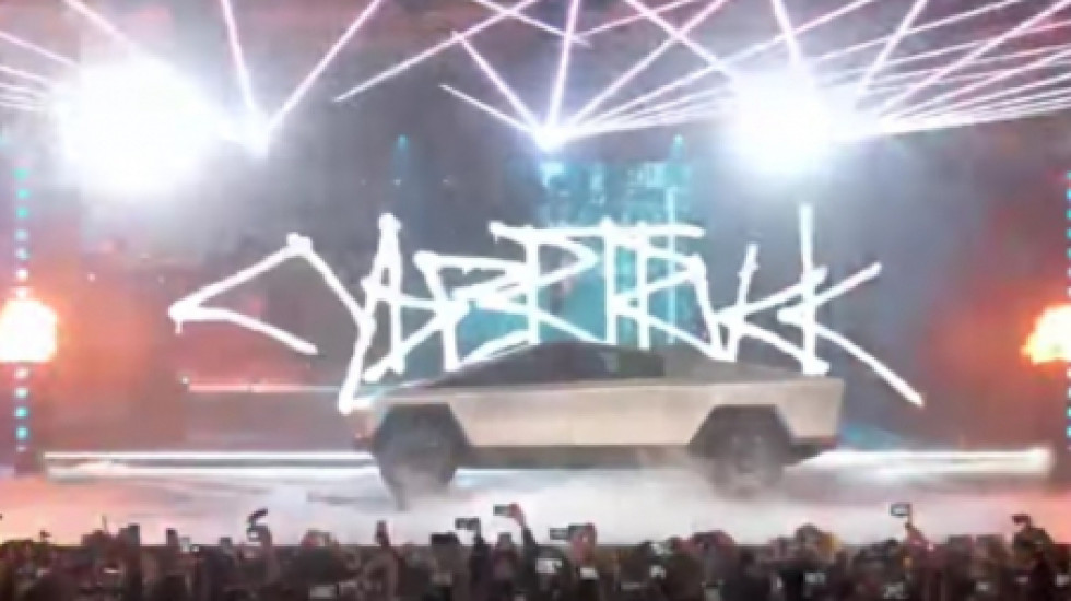 Илон Маск представил бронированный электропикап Cybertruck