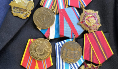 Петербургских пенсионерок обманули звонком о вручении медалей