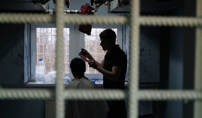 Обиженный тюремщик в Петербурге сжег служебную машину.