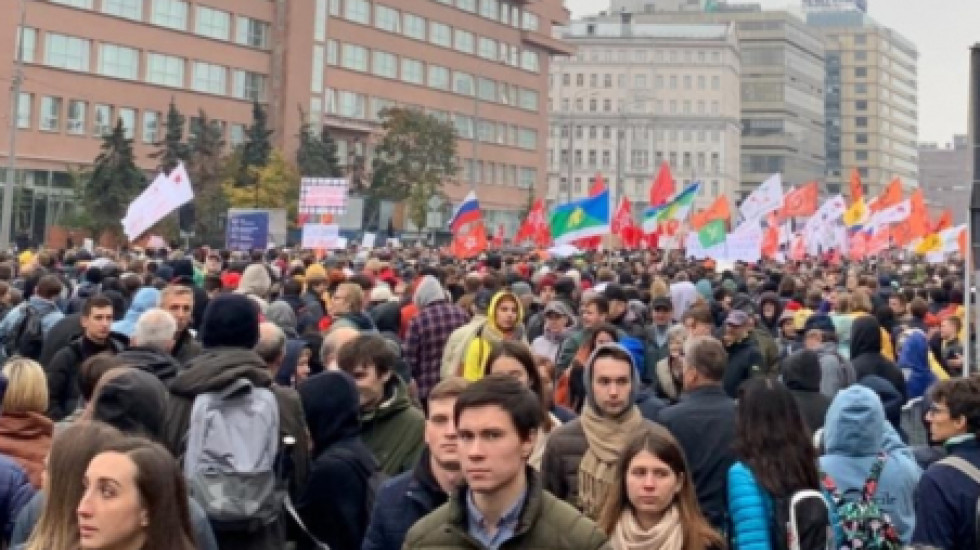 Россияне будут свободно митинговать возле органов власти