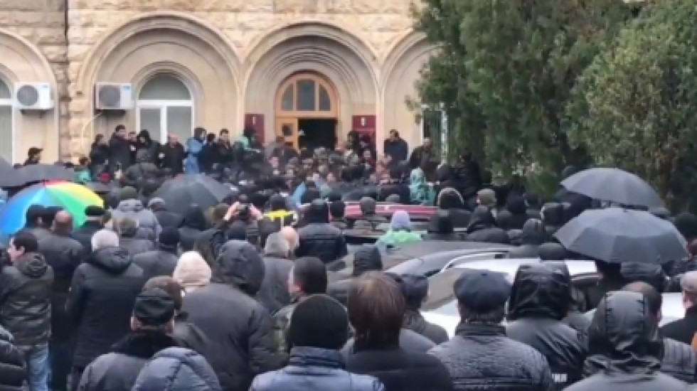 После штурма здания президентской администрации в Абхазии власти пересмотрят итоги выборов
