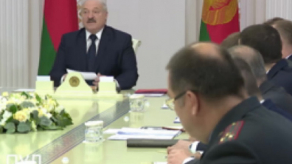 Лукашенко обещает сдать полномочия на 80 процентов