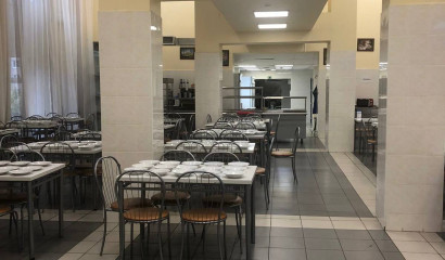 Петербургские студенты отравились после похода в столовую
