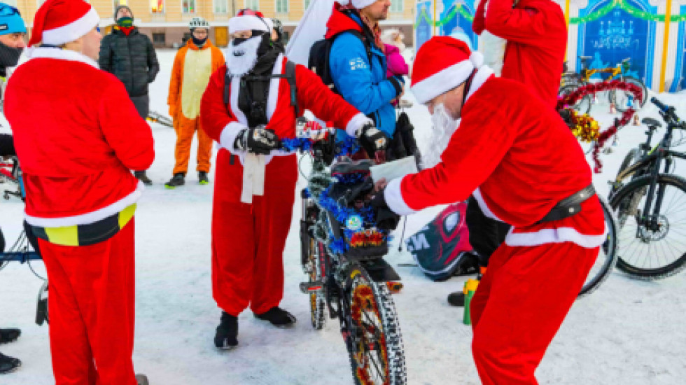 В Петербурге 26 декабря пройдет юбилейный забег Дедов Морозов
