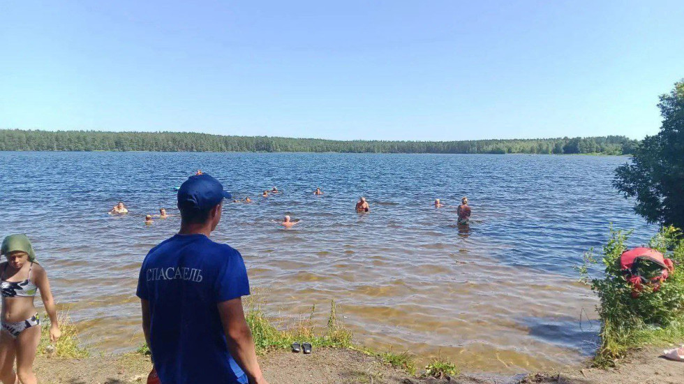Спасатели ходят по пляжам Ленобласти