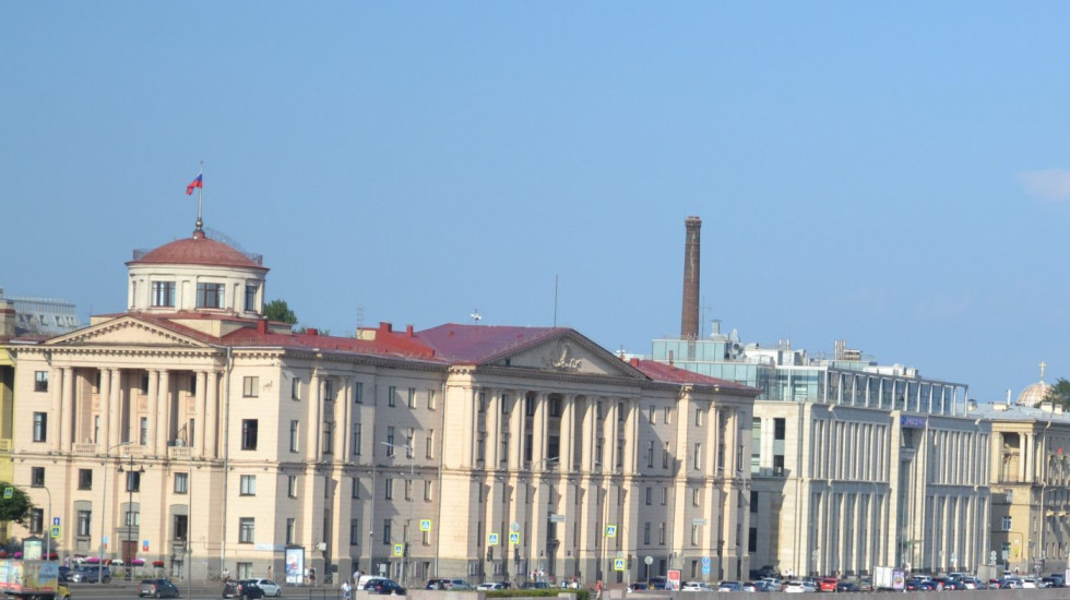 Арендатор авто применил газ в дорожном споре у Финляндского вокзала