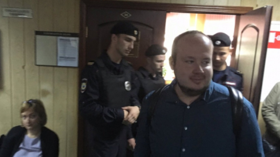 Сотрудника ФБК арестовали на 10 суток после субботнего митинга