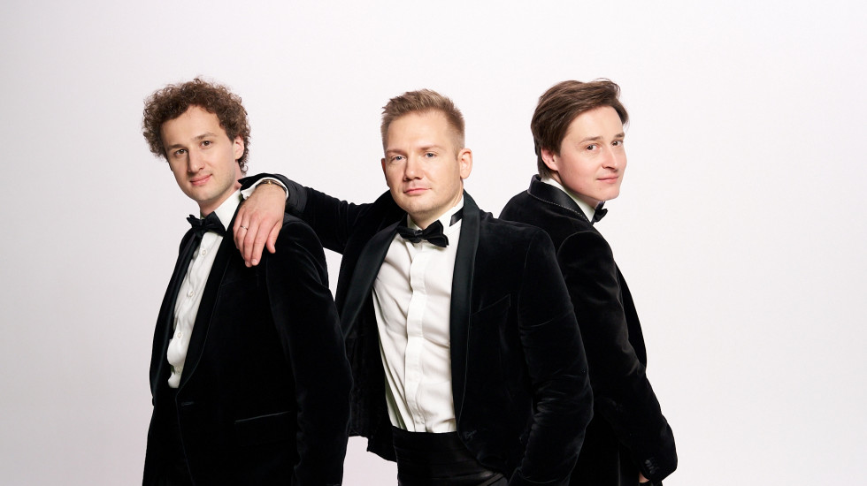 Шоу трех роялей Bel Suono даст юбилейный концерт в Петербурге