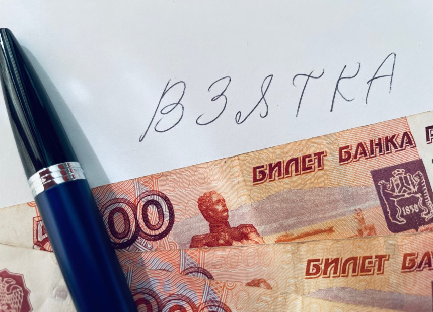 Пьяный водитель упорно совал взятку ГАИ Петербурга и сел на три года