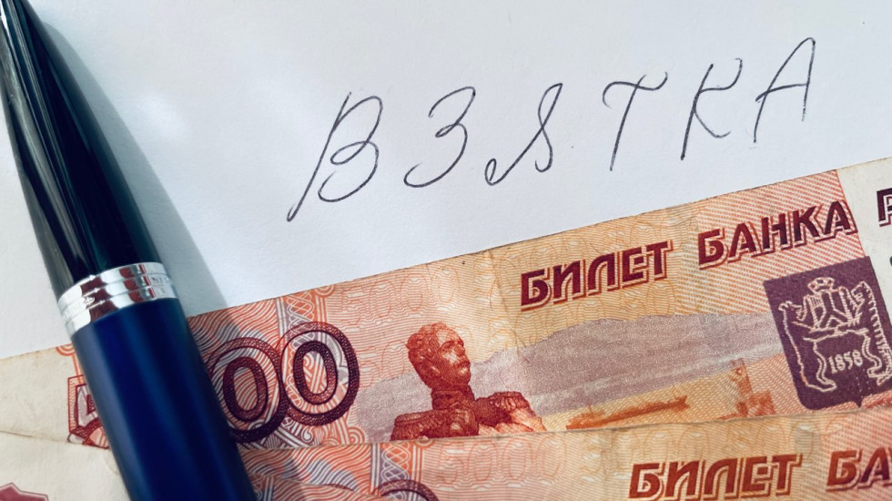 Пьяный водитель упорно совал взятку ГАИ Петербурга и сел на три года