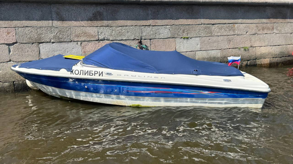 В Петербурге теплоход столкнулся с катером: видео
