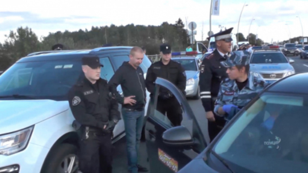 Миграционная полиция прочесала таксистов в Пулково