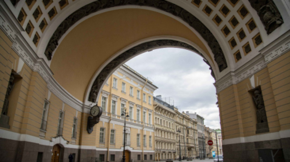 Власти еще больше ограничат Петербург