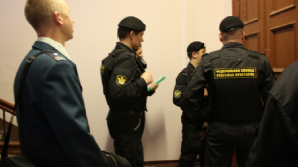 Депутат Думы согласен дать приставам  право взламывать двери в домах должников