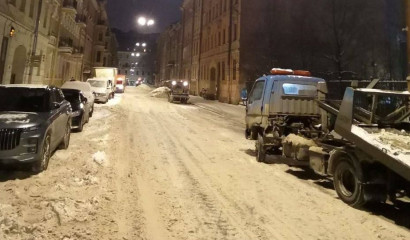 За первые семь дней января в Петербурге эвакуировали 1277 машин