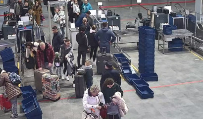 Рассеянный пассажир при досмотре в Пулково лишился телефона