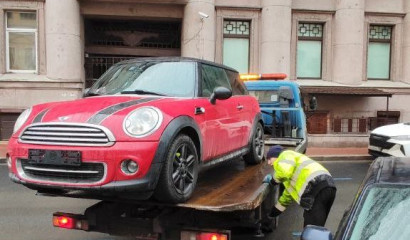 Парковочный рейд свез с Захарьевской 5 машин на штрафстоянку