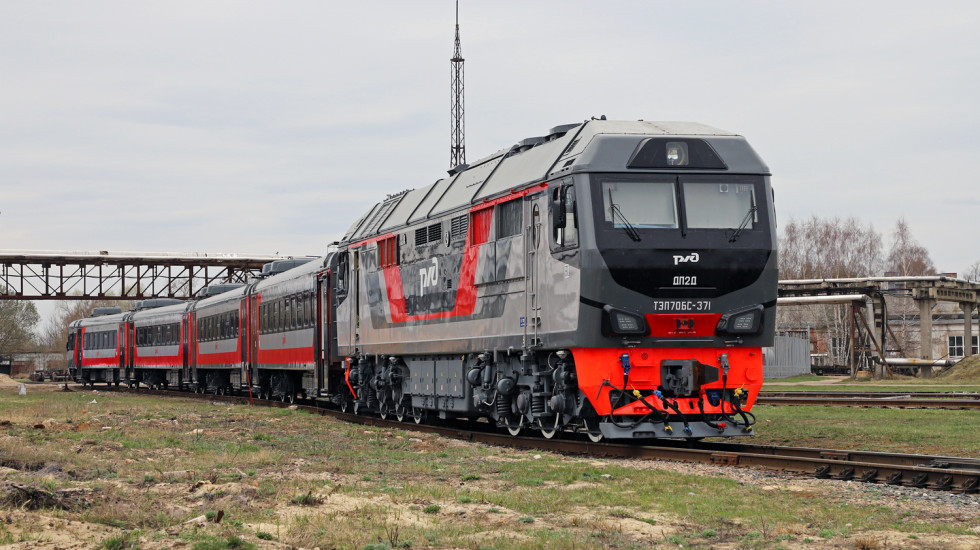 Между Петербургом и Карелией опробовали поезд «тяни-толкай»
