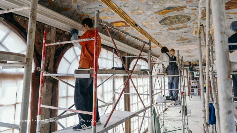 Смольный ускоренно организует воссоздание сгоревшего Дома Ропса