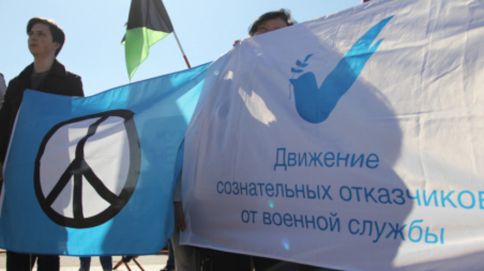 «Срочную службу — на свалку истории»