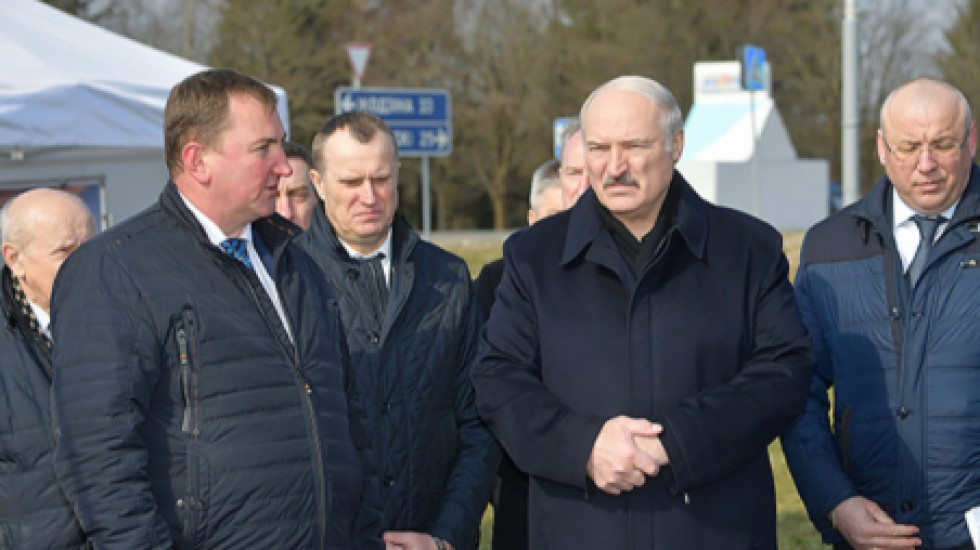 Лукашенко заявил, что Россия обнаглела до такой степени, что выкручивает руки