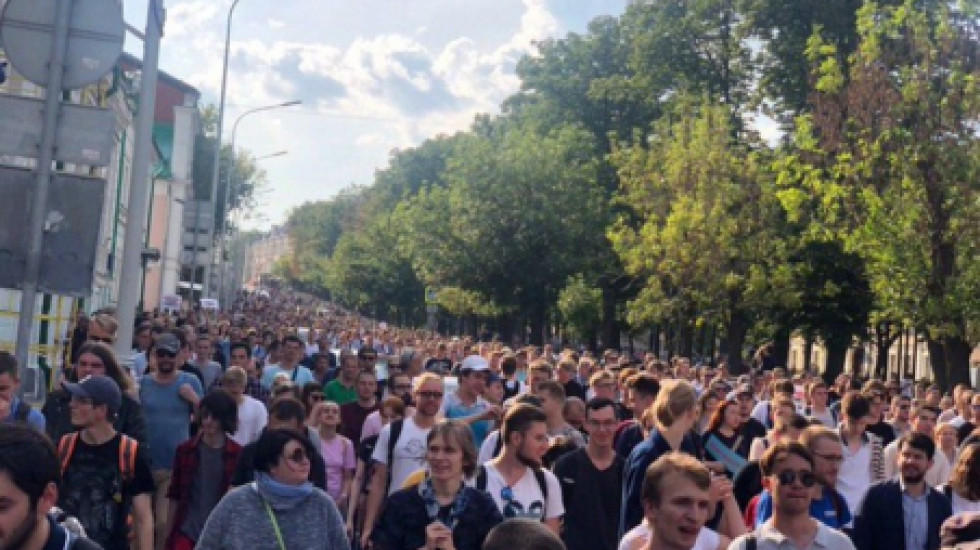 На акции протеста в Москве 27 июля полиция ошибочно задержала 37 подростков