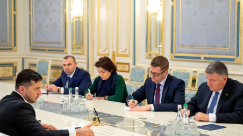 Зеленский дал две недели на поиск виновников скандала с прослушкой