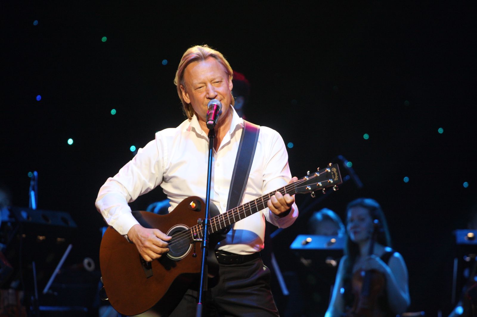 известные музыкальные исполнители. звезды спели песню. звезды спели песню. большая сцена конкурс. звезды спели песню.