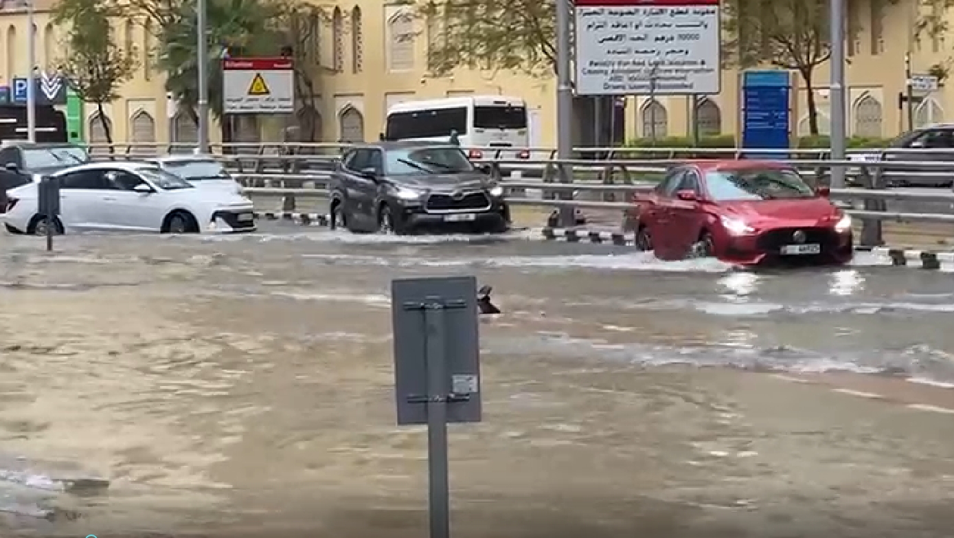 Ураган и наводнение в Дубае: видео с места событий - «Курьер Медиа»