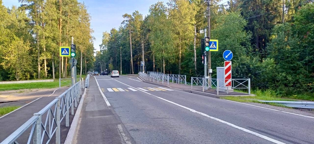 В четырех районах Петербурга заработали новые светофоры