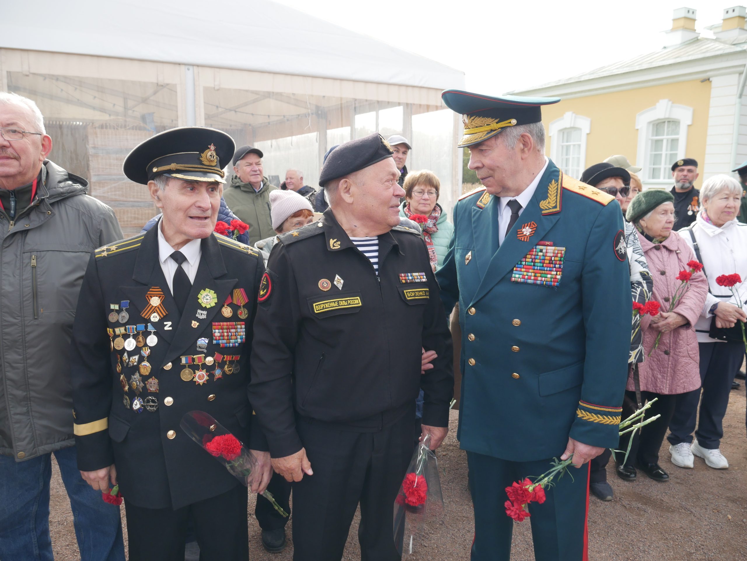 Чтим память моряков Петергофского десанта